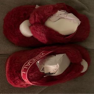Kendall and Kylie fur Slippers Size 7 - 71/2